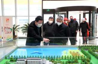 市委常委、副市長賈剛一行來潔晶檢查安全生產工作